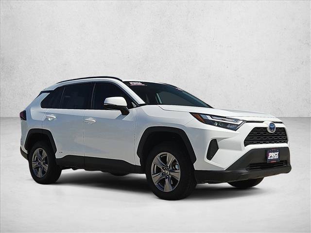 Used 2023 Toyota RAV4 LE AWD/4WD image 3