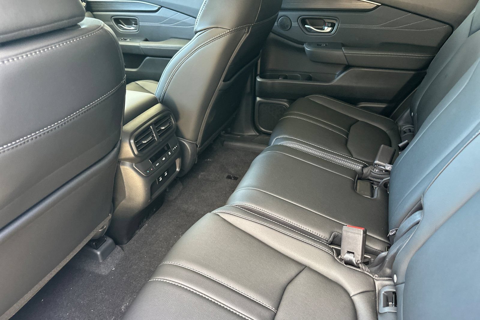 New 2026 Honda Pilot Touring image 11