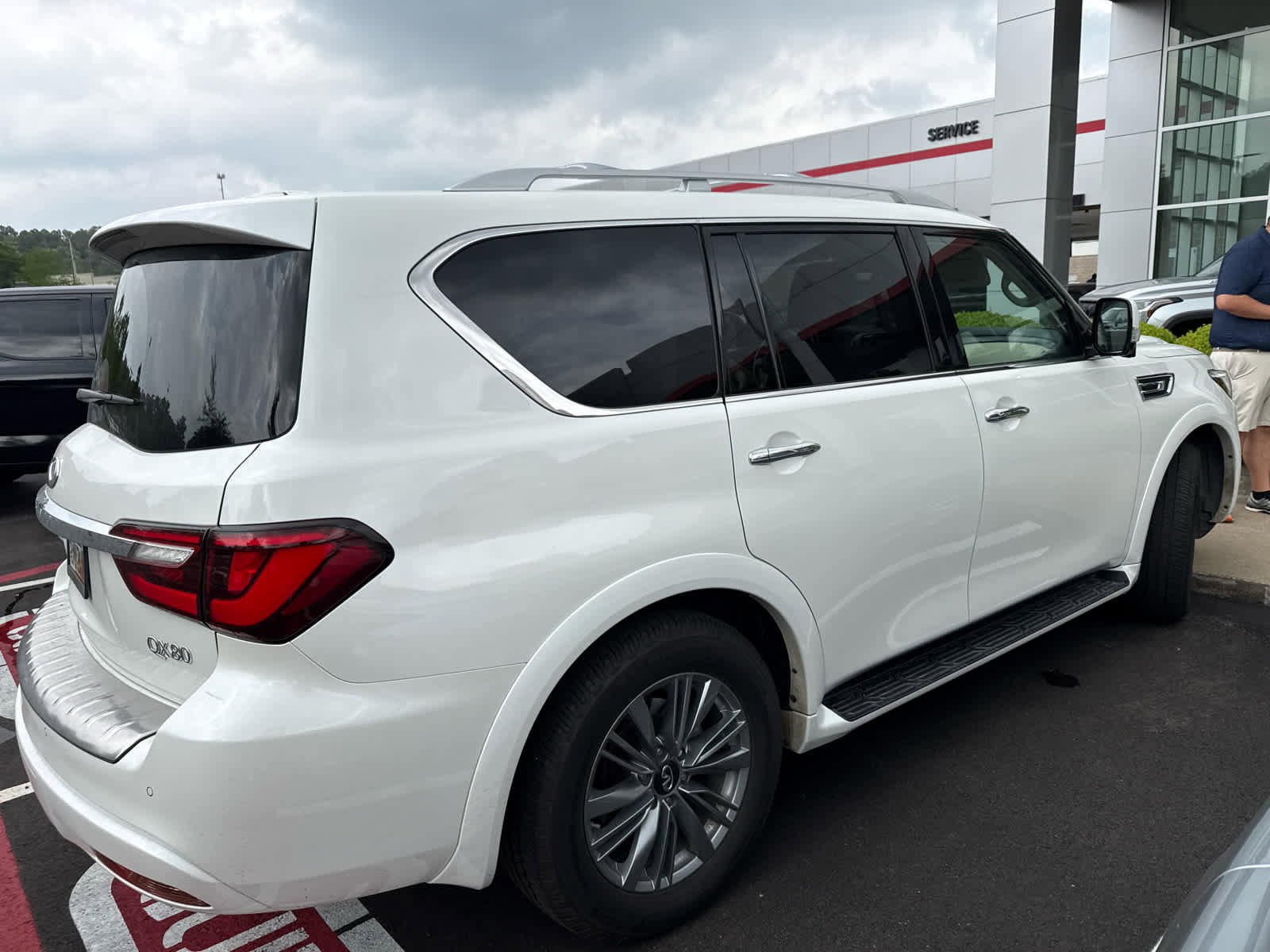 Used 2021 INFINITI QX80 Luxe w/ Cargo Package RWD image 4