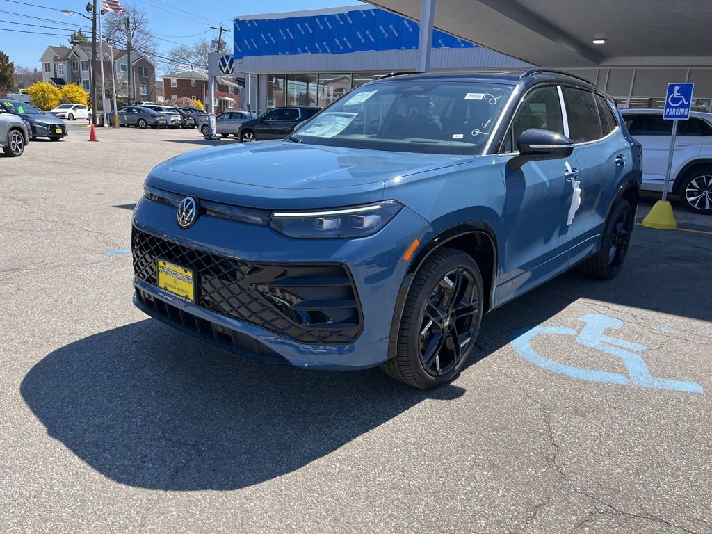 New 2026 Volkswagen Tiguan SE R-Line image 2
