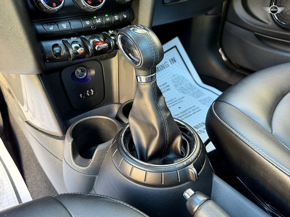 Used 2015 MINI Cooper 2-Door Hardtop image 18