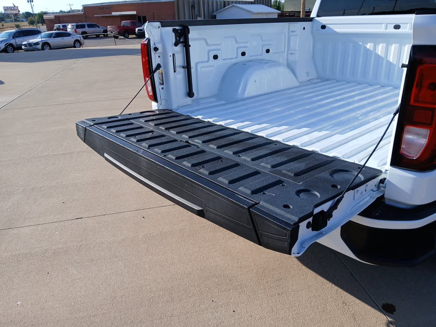 Used 2023 GMC Sierra 1500 Elevation AWD/4WD image 6