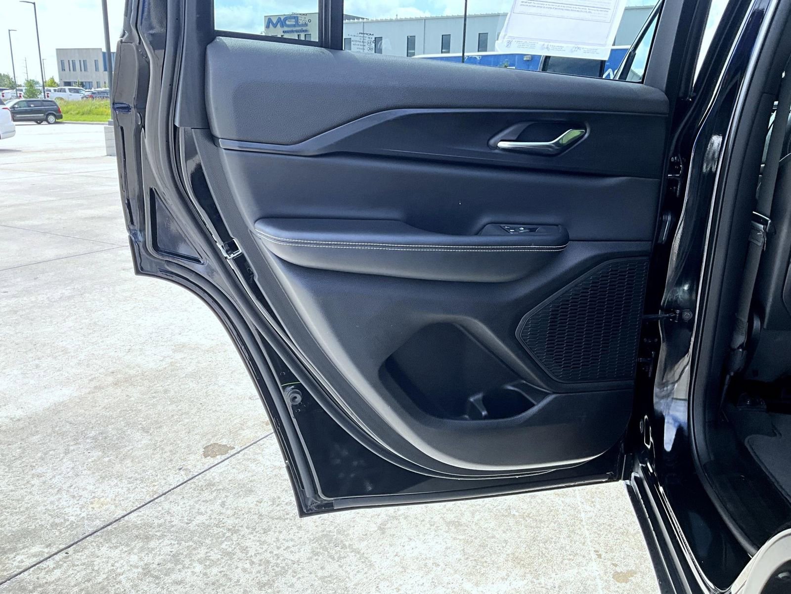 Used 2024 Jeep Grand Cherokee Altitude image 18