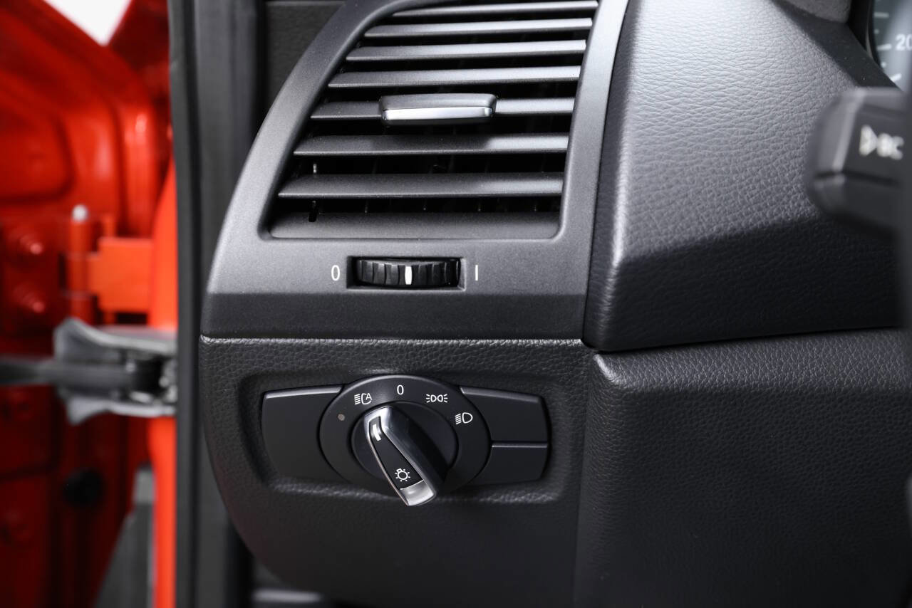Used 2011 BMW 1 Series M image 54