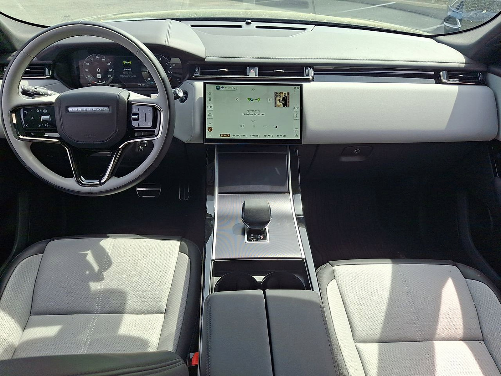 Certified 2026 Land Rover Range Rover Velar Dynamic SE AWD/4WD image 10
