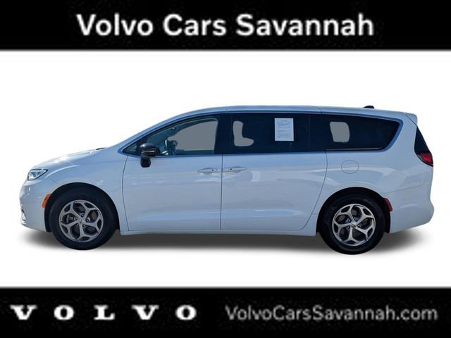 Used 2024 Chrysler Pacifica Limited image 9