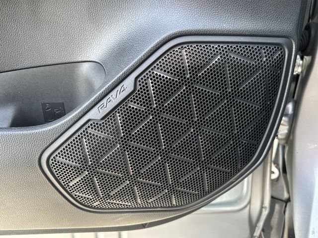 Used 2022 Toyota RAV4 SE w/ Convenience Package image 24