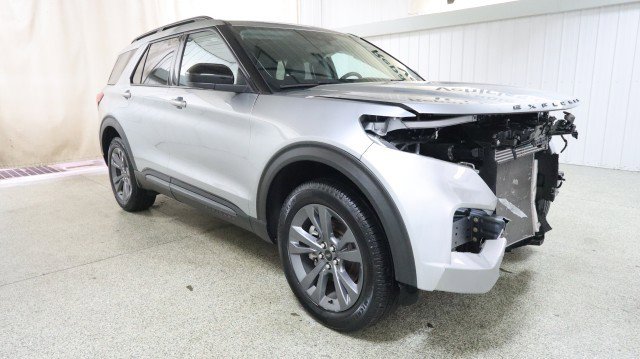 Used 2022 Ford Explorer XLT w/ Equipment Group 202A image 5