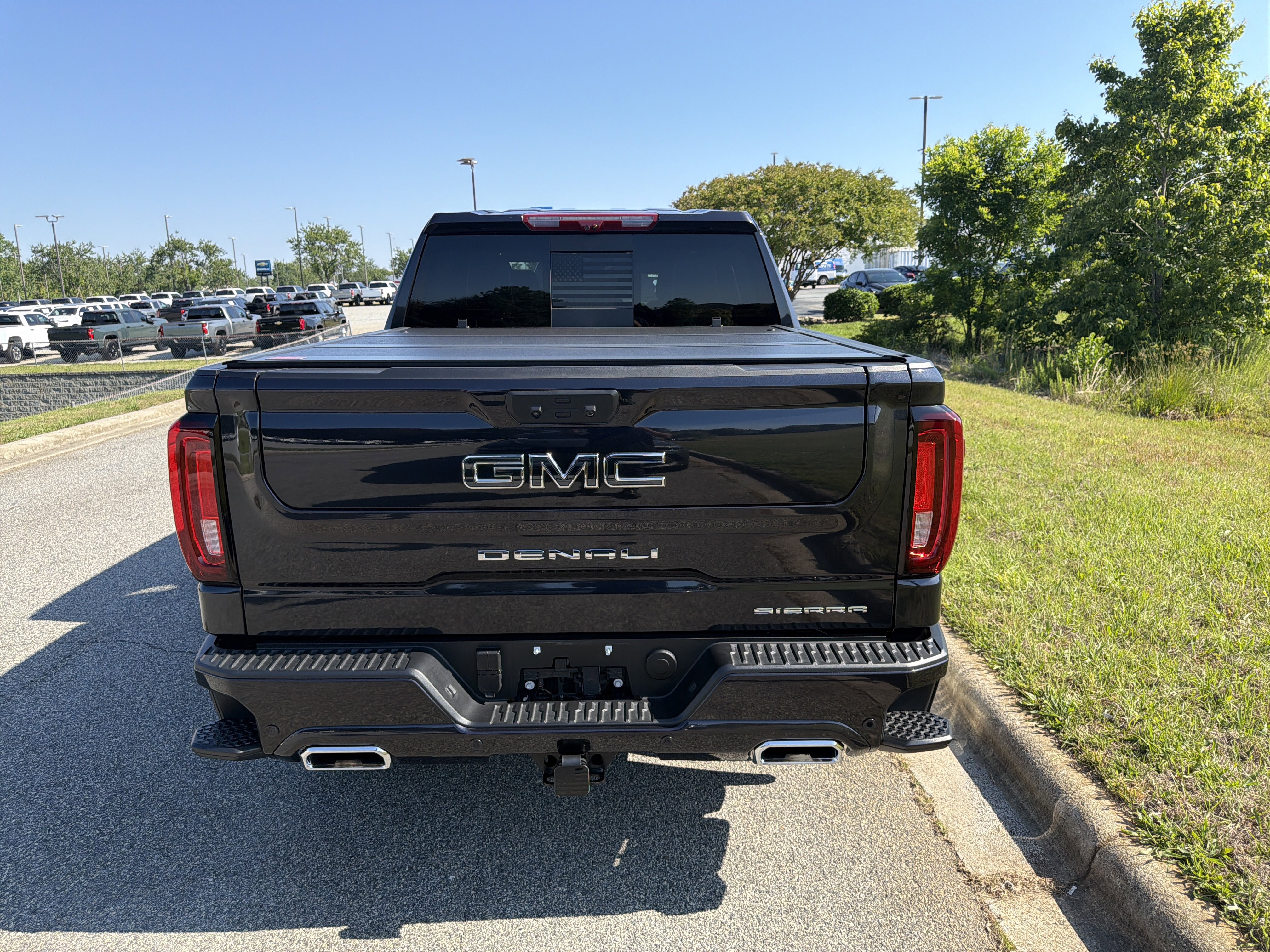 Certified 2025 GMC Sierra 1500 Denali Ultimate AWD/4WD image 9