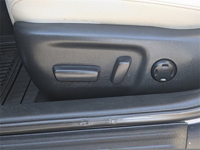 Used 2018 Toyota Avalon XLE Premium image 18