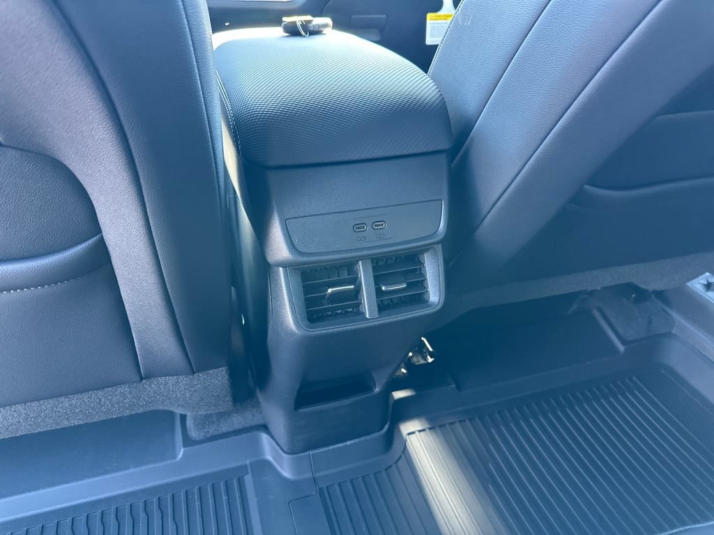 New 2026 Chevrolet Equinox LT w/ Convenience Package II AWD/4WD image 14