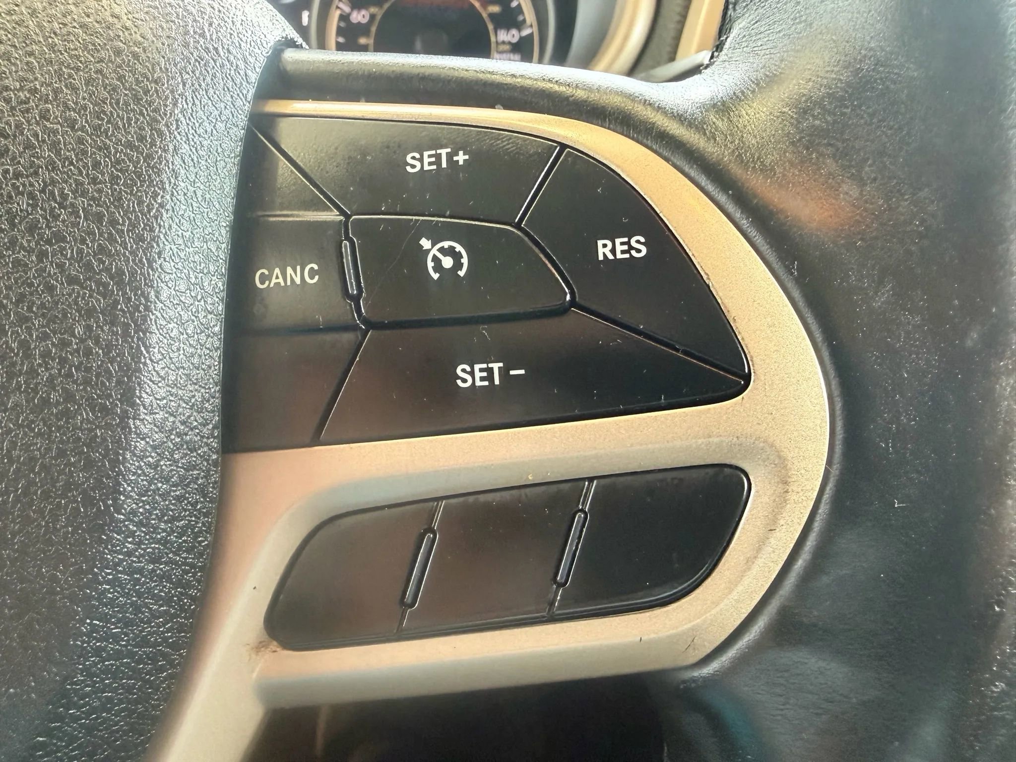 Used 2017 Jeep Cherokee Limited AWD/4WD image 14