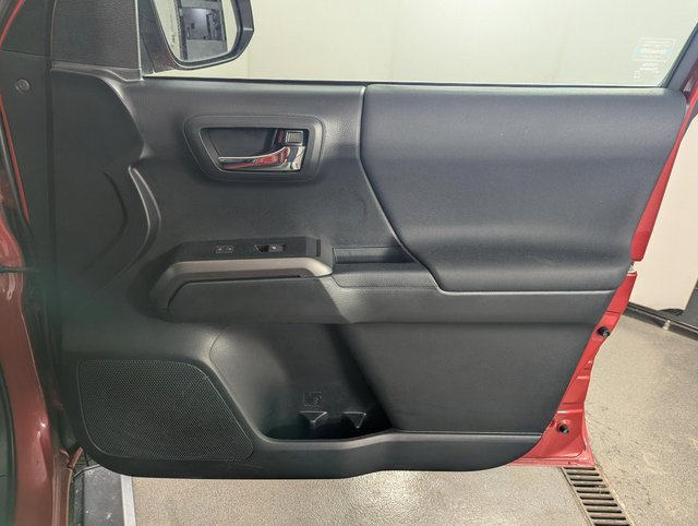 Used 2021 Toyota Tacoma TRD Sport image 28