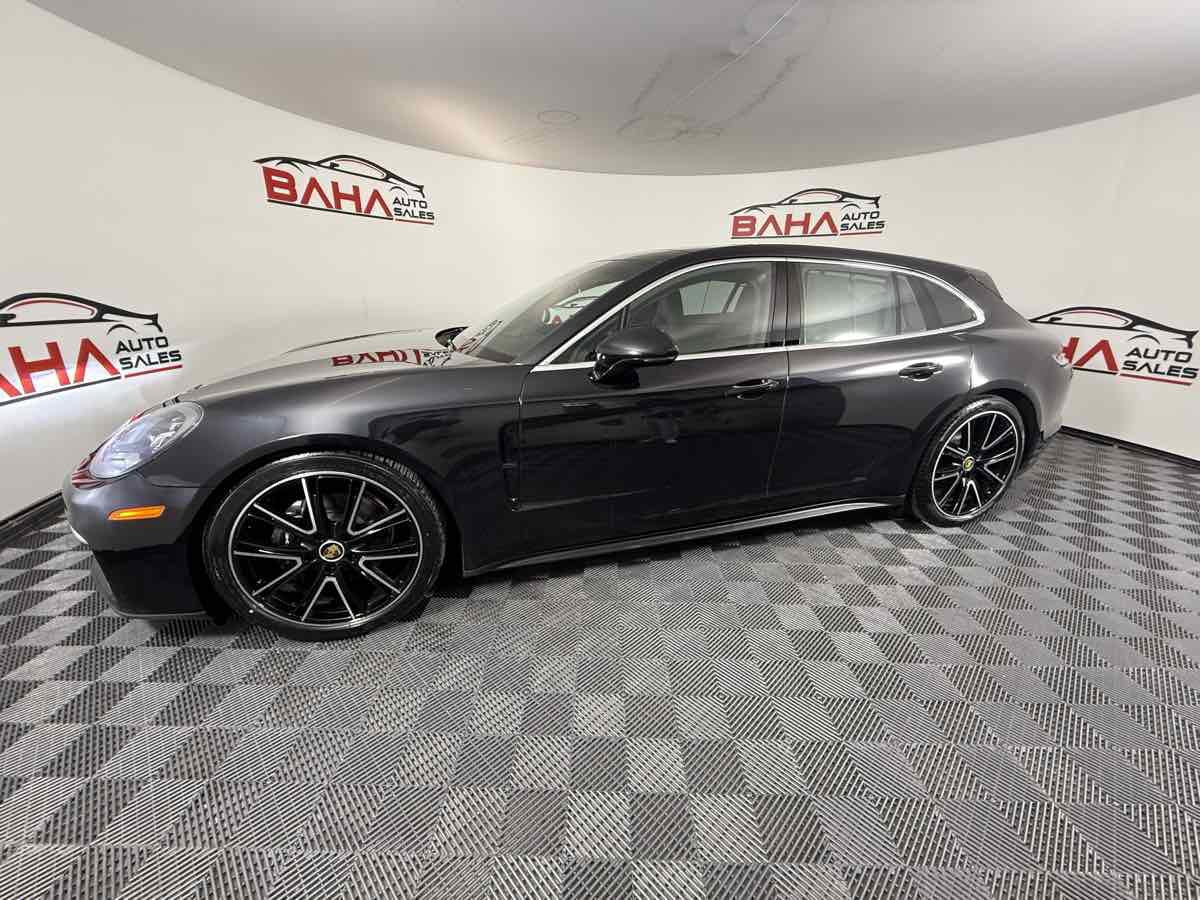Used 2022 Porsche Panamera 4 w/ Premium Package AWD/4WD image 6