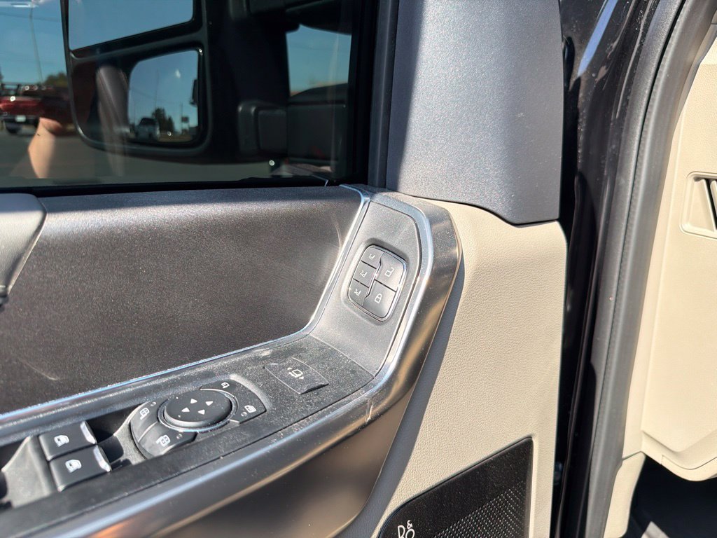 Used 2025 Ford F250 Platinum w/ Platinum Plus Package AWD/4WD image 13