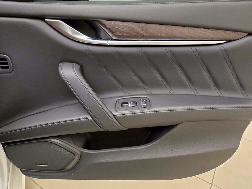 Certified 2023 Maserati Ghibli Modena RWD image 26