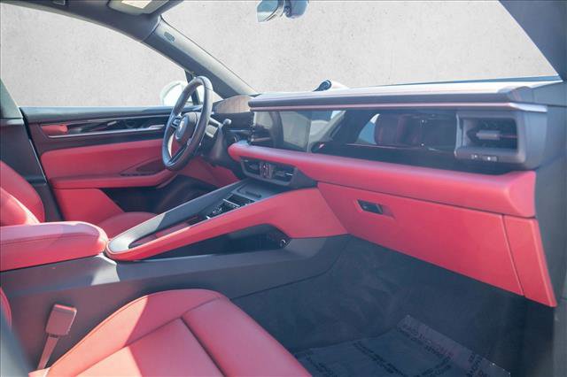 Used 2025 Porsche Macan 4S Electric AWD/4WD image 25