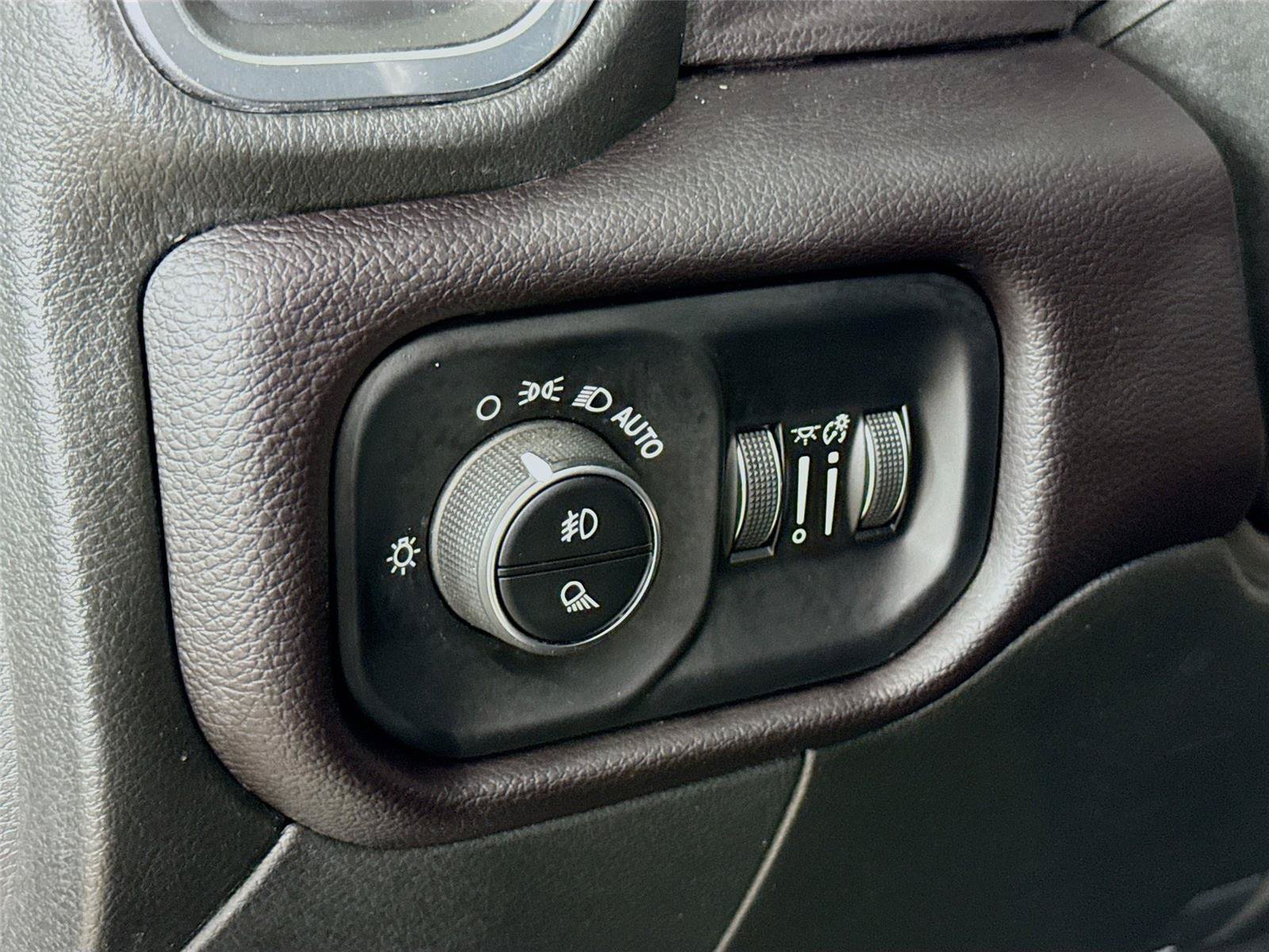 Used 2023 RAM 2500 Laramie AWD/4WD image 12