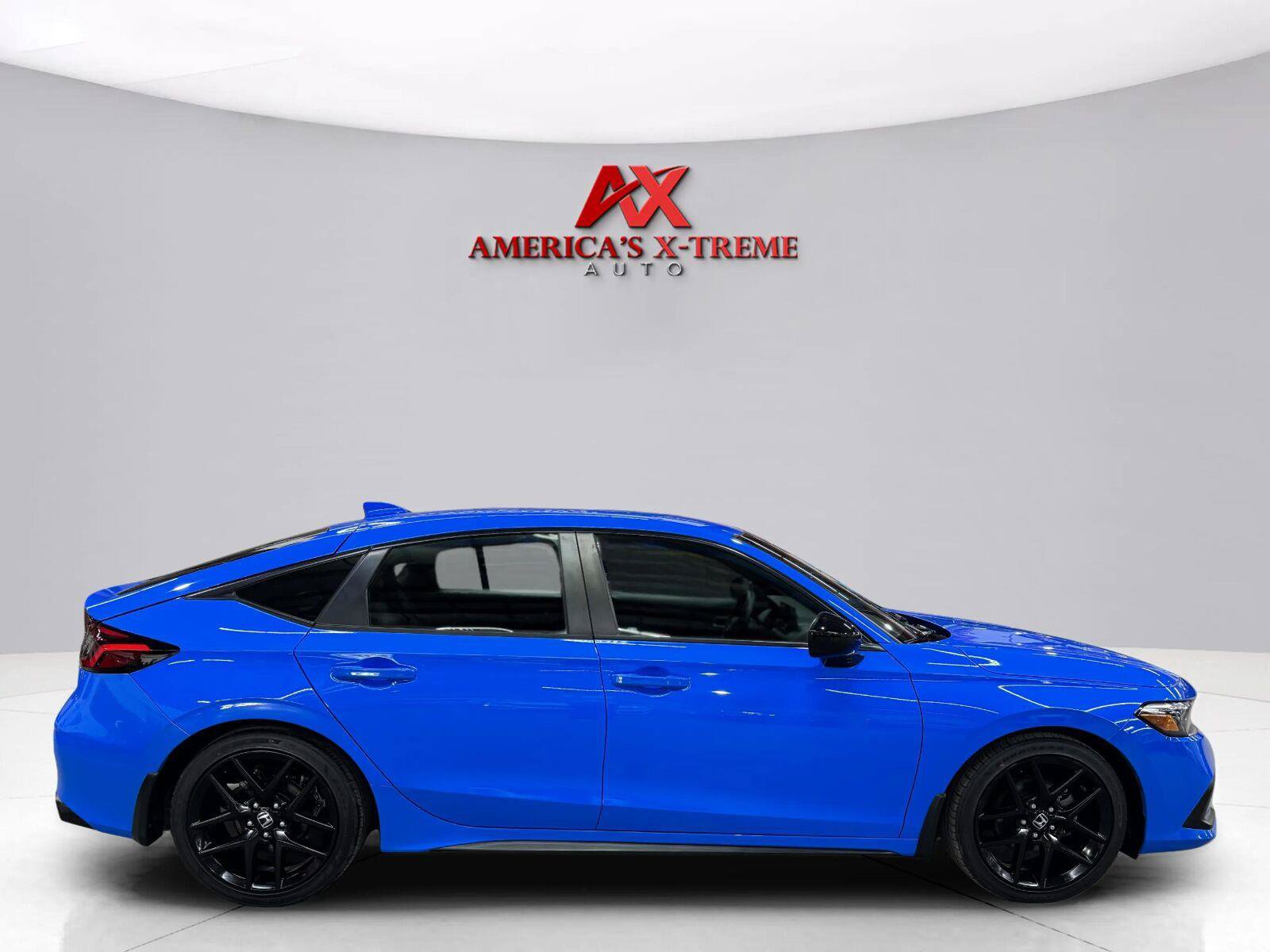 Used 2023 Honda Civic Sport image 8