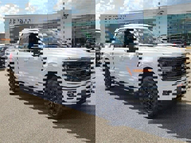New 2025 Ford F150 XLT w/ Equipment Group 302A MID