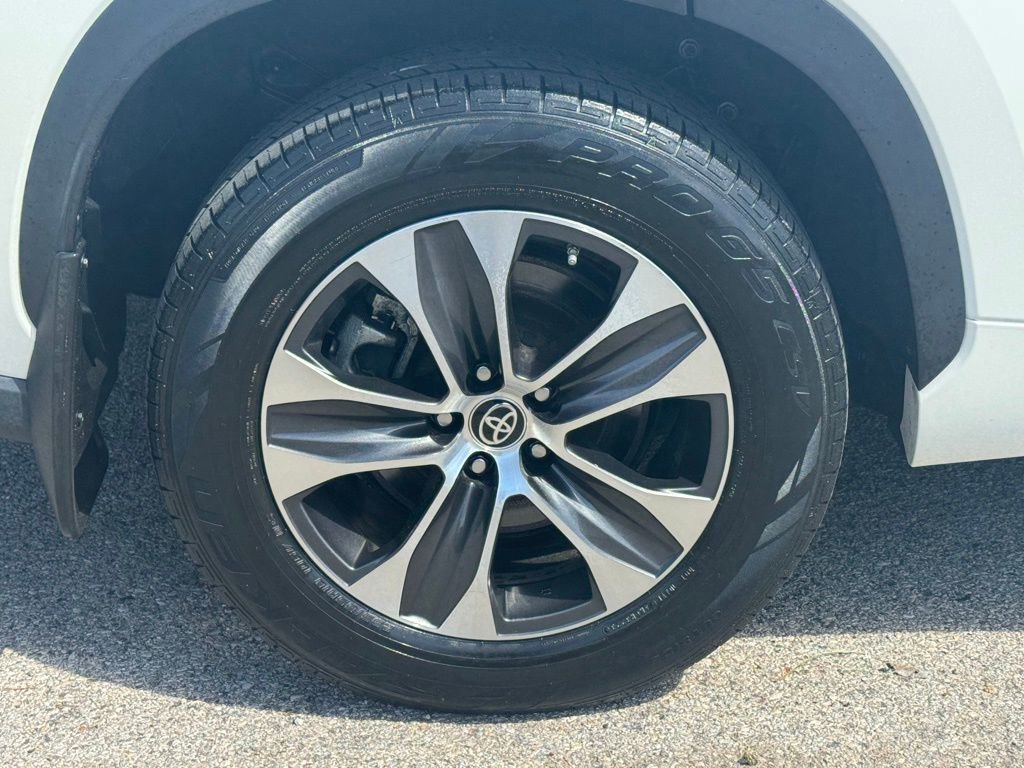 Used 2021 Toyota Highlander XLE image 8