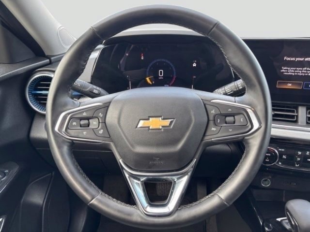 Used 2025 Chevrolet Trax LT w/ LT Convenience Package FWD image 21