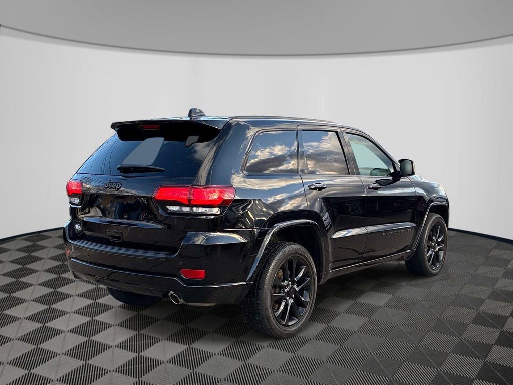 Certified 2022 Jeep Grand Cherokee Laredo X image 7