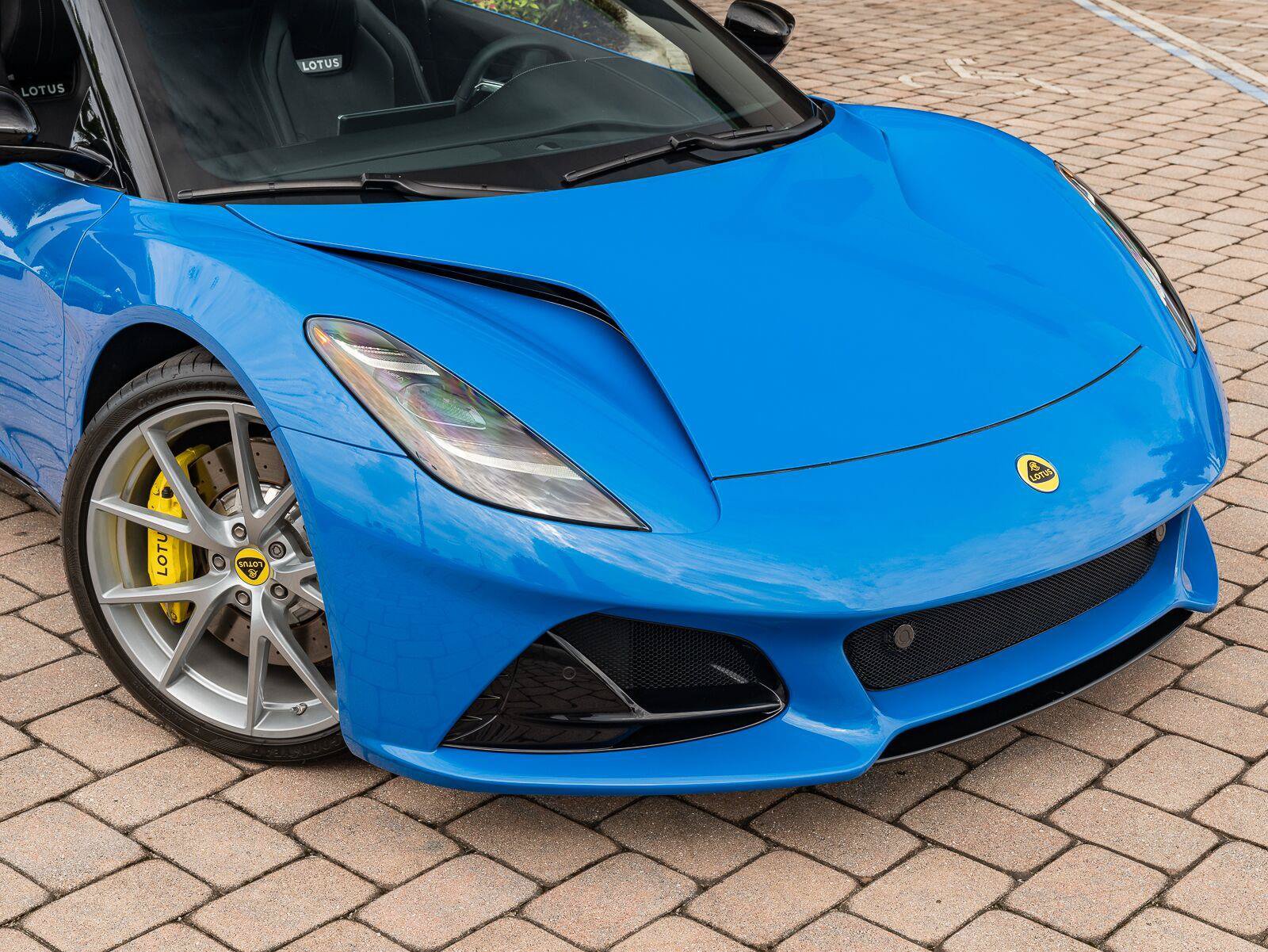 Used 2025 Lotus Emira RWD image 7