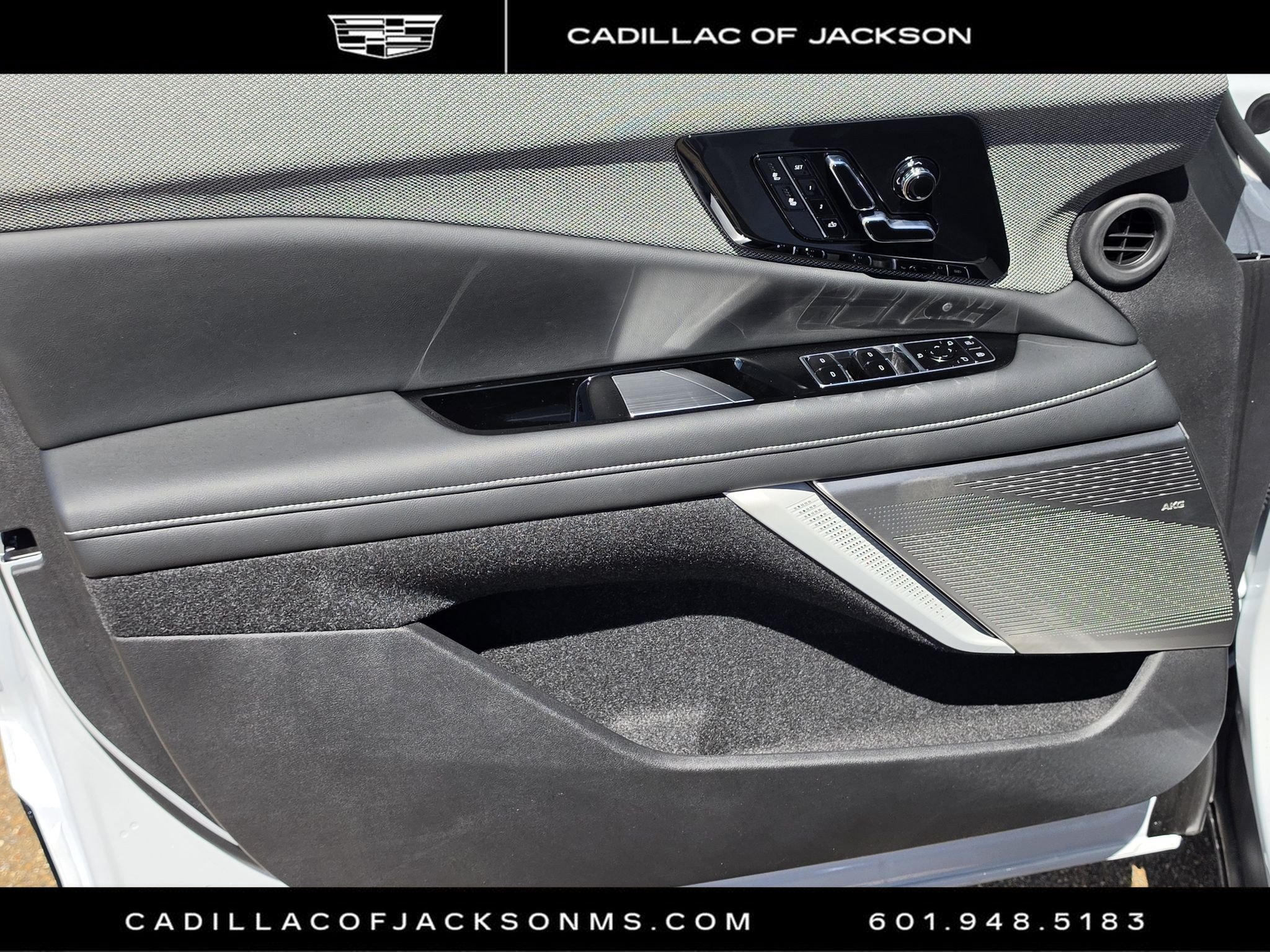 New 2027 Cadillac Optiq Sport w/ LPO, Floor Liner Package AWD/4WD image 15