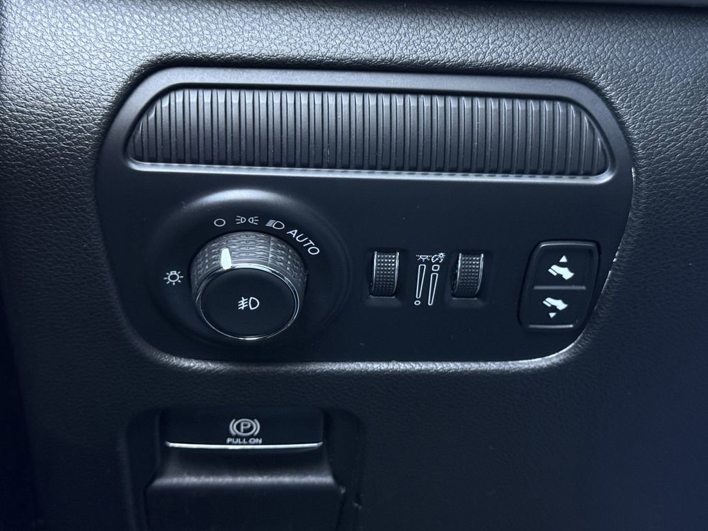 Used 2024 Jeep Wagoneer L Series III w/ Flexible Seating Group AWD/4WD image 23