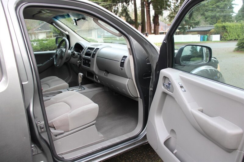 Used 2006 Nissan Frontier SE w/ (P01) Power Pkg RWD image 13