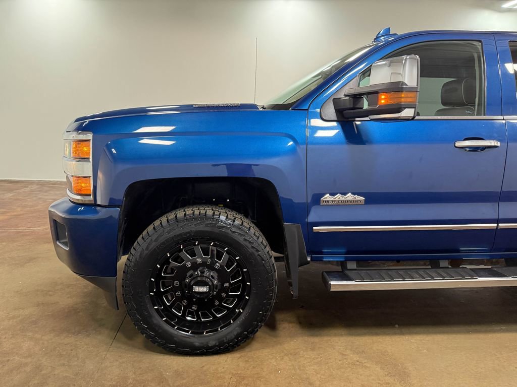 Used 2015 Chevrolet Silverado 2500 High Country w/ Duramax Plus Package image 40