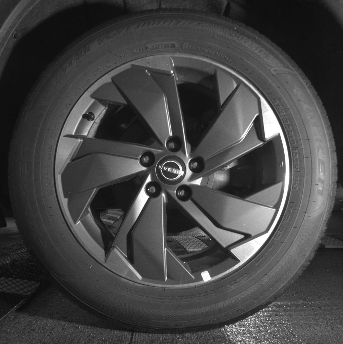 Used 2025 Nissan Rogue SV image 14