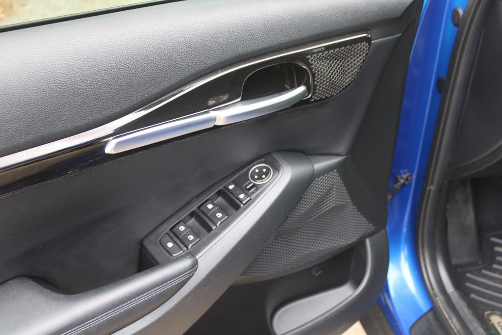 Used 2023 Kia Seltos S w/ Navigation Package FWD image 18