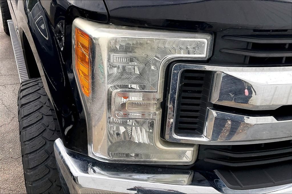 Used 2017 Ford F250 XLT AWD/4WD image 27