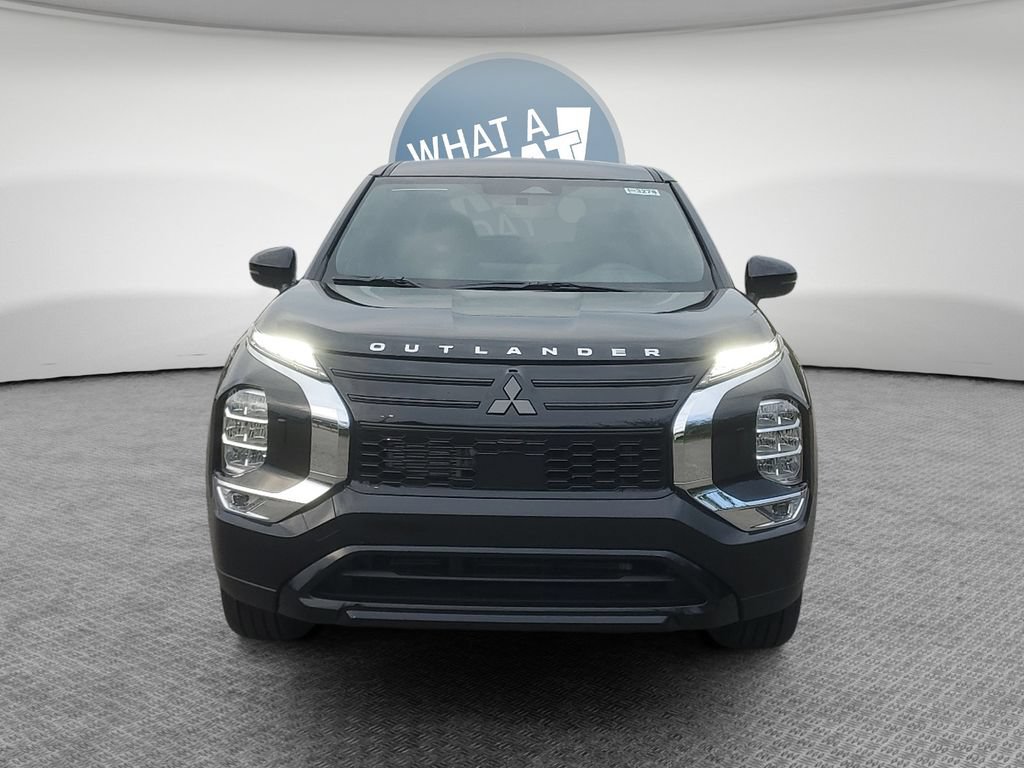 New 2026 Mitsubishi Outlander LE AWD/4WD image 9