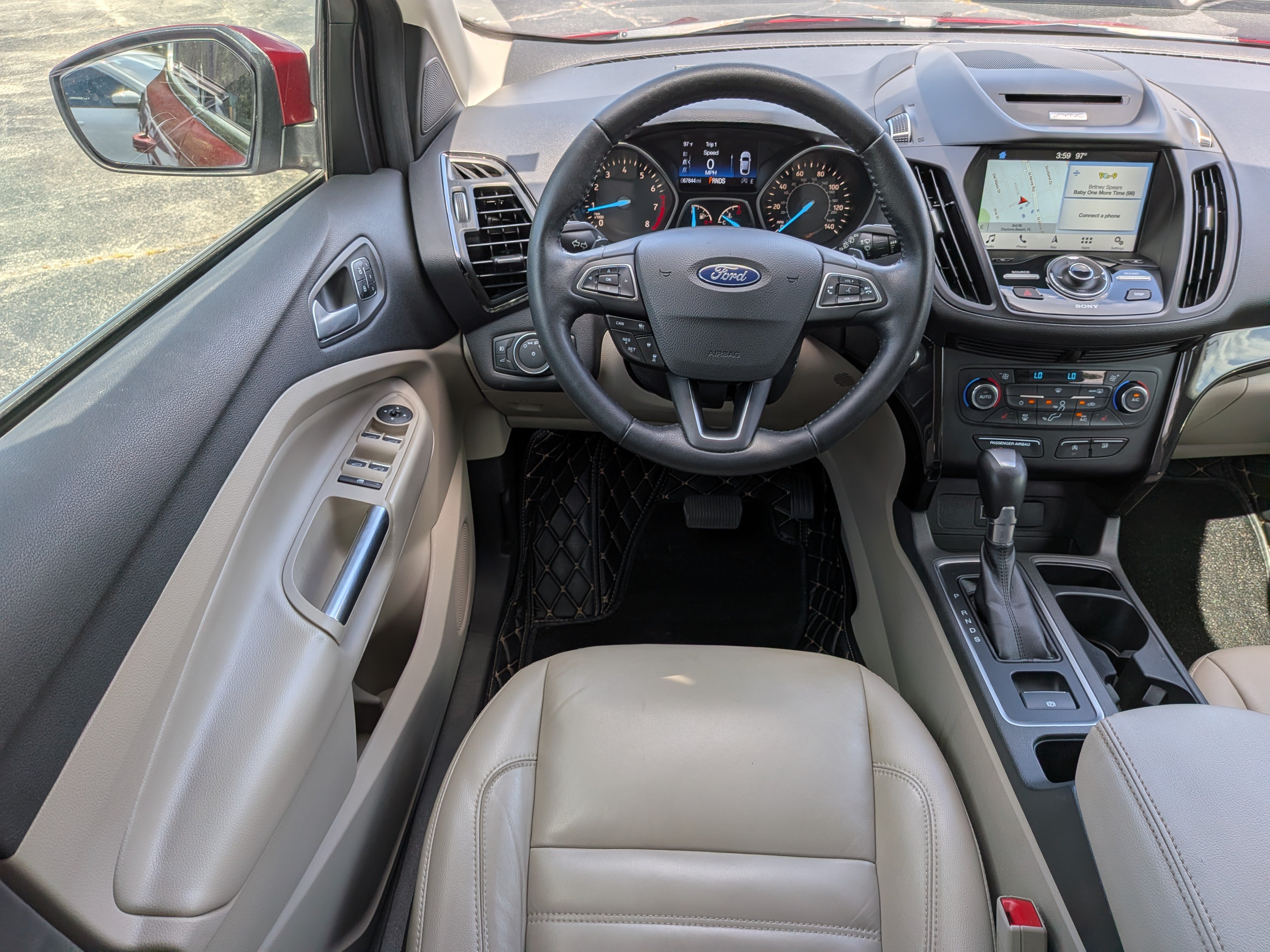 Used 2017 Ford Escape Titanium FWD image 14