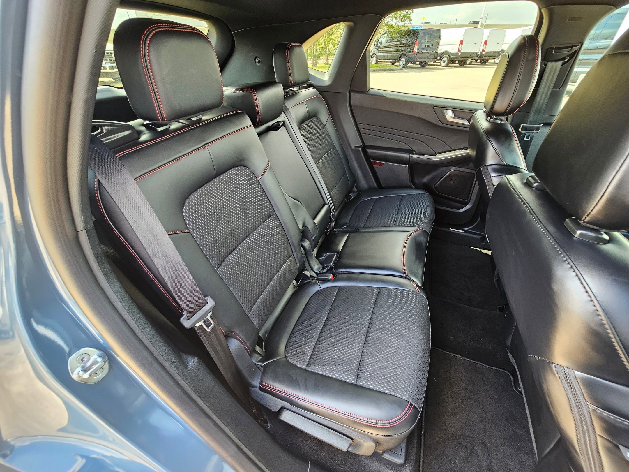 Used 2025 Ford Escape ST-Line w/ Equipment Group 301A image 30