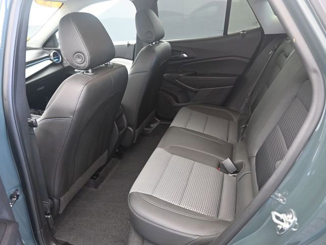 Used 2025 Chevrolet Trax LT image 17