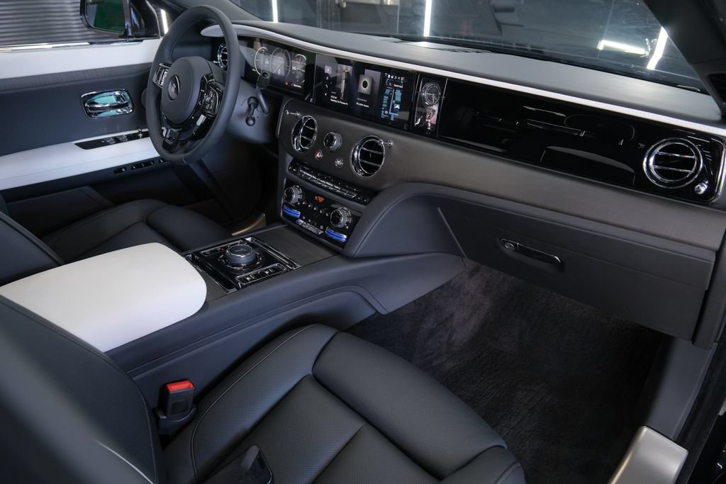 Used 2027 Rolls-Royce Ghost AWD/4WD image 40