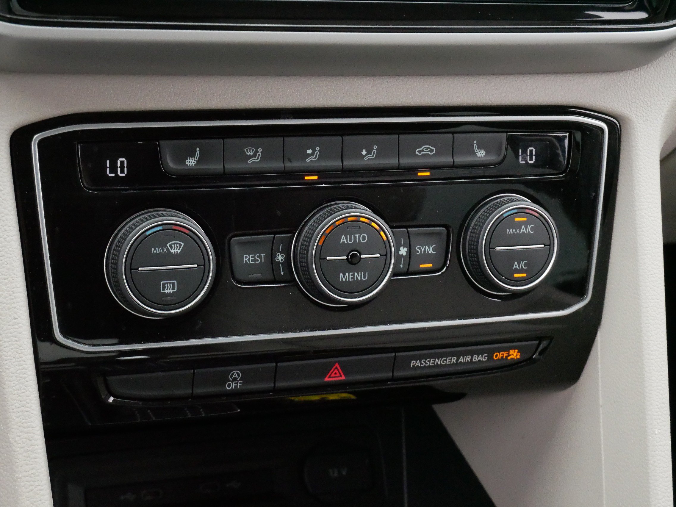 Certified 2023 Volkswagen Atlas SEL AWD/4WD image 23