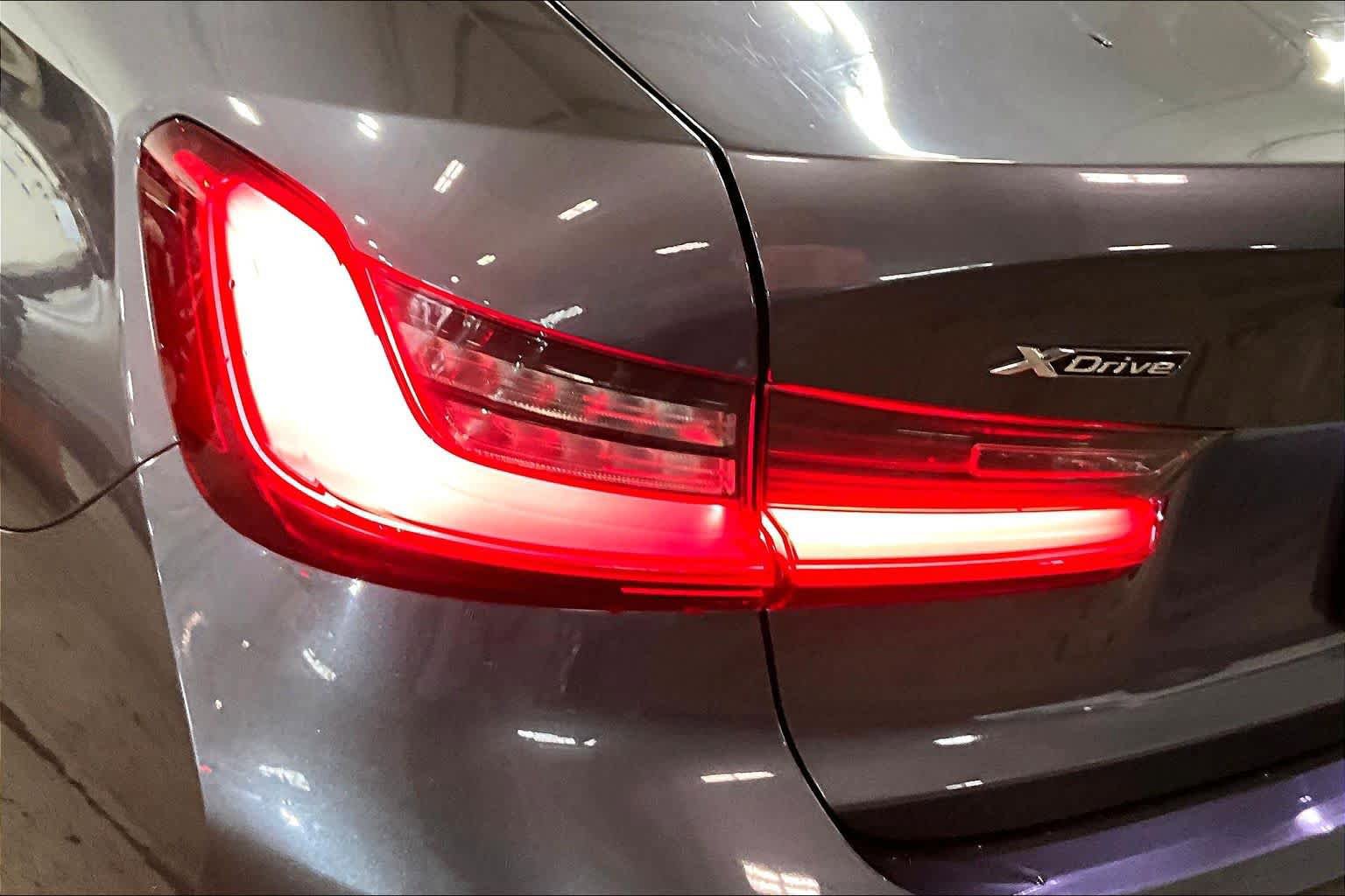 Used 2021 BMW 330i xDrive Sedan w/ Premium Package AWD/4WD image 28