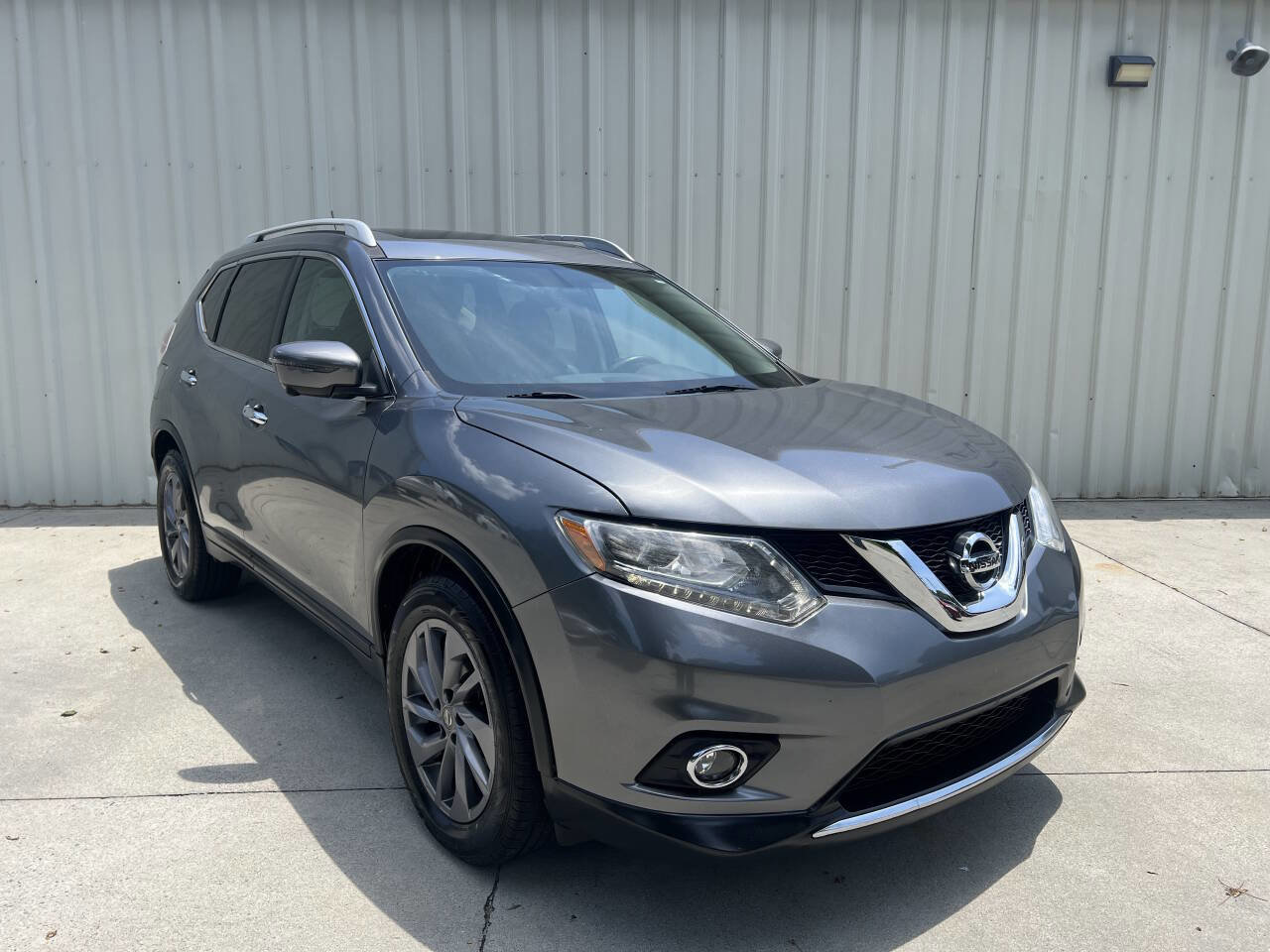 Used 2016 Nissan Rogue SL w/ SL Premium Package image 1