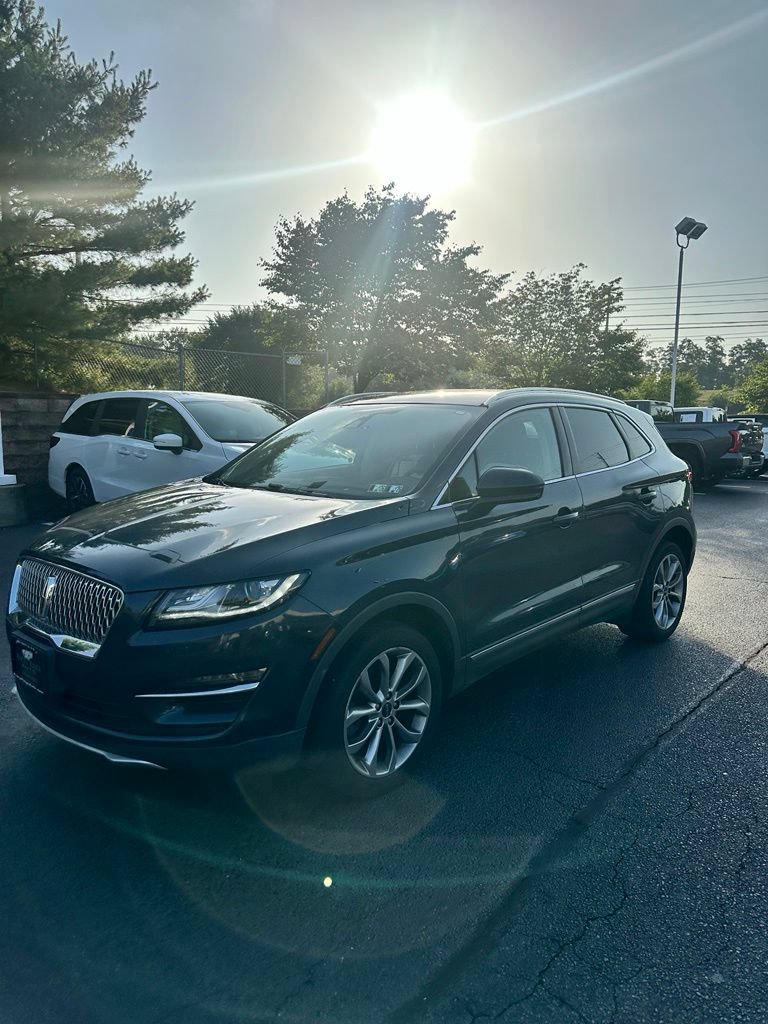 Used 2019 Lincoln MKC Select w/ Select Plus Package AWD/4WD image 3