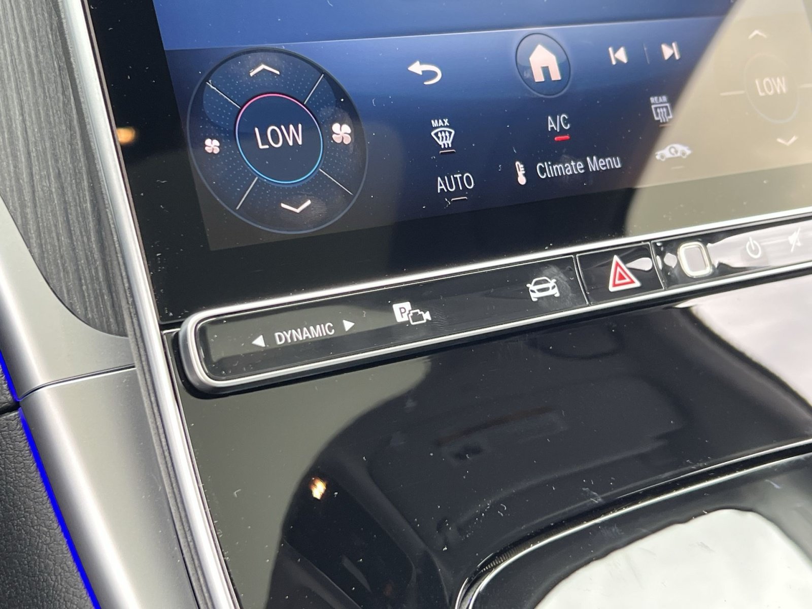 New 2026 Mercedes-Benz C 300 4MATIC Sedan image 39