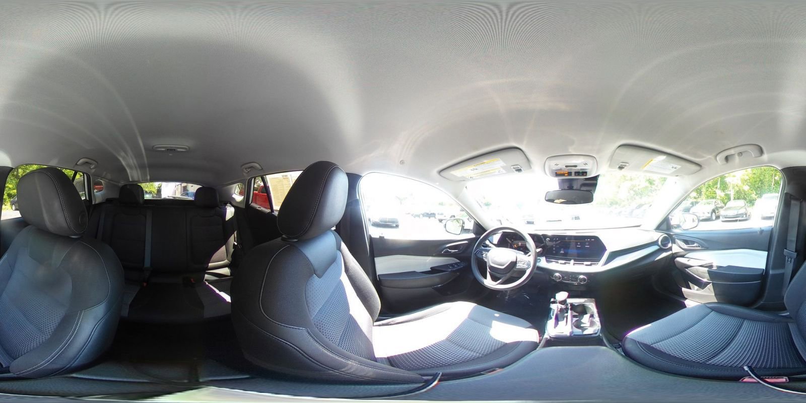 Used 2025 Chevrolet Trax LT FWD image 37