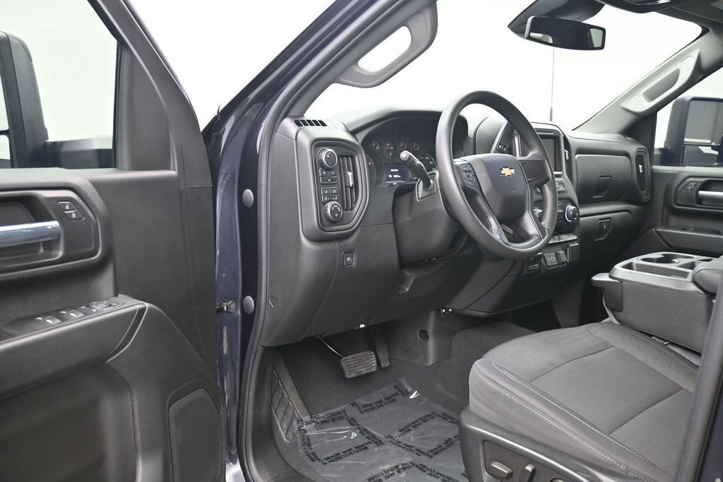 Used 2024 Chevrolet Silverado 2500 Custom w/ Custom Value Package AWD/4WD image 10