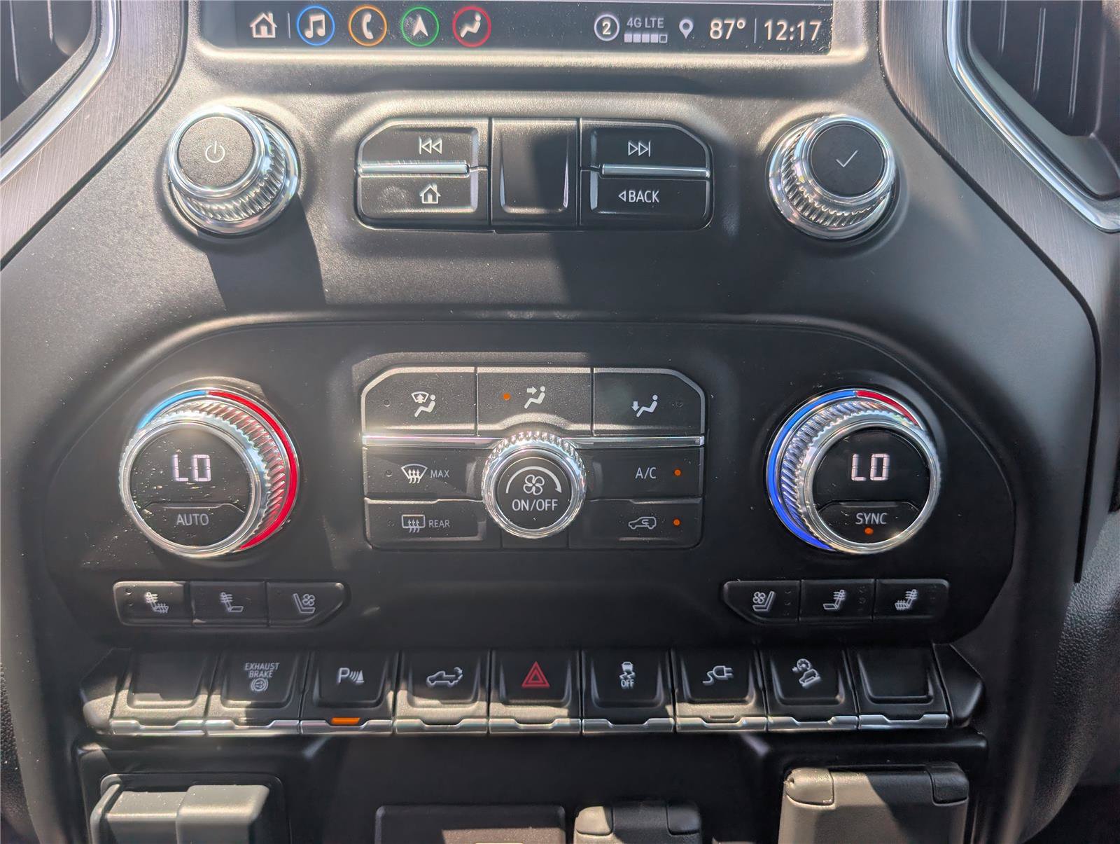 Used 2023 GMC Sierra 2500 AT4 w/ AT4 Preferred Package AWD/4WD image 27
