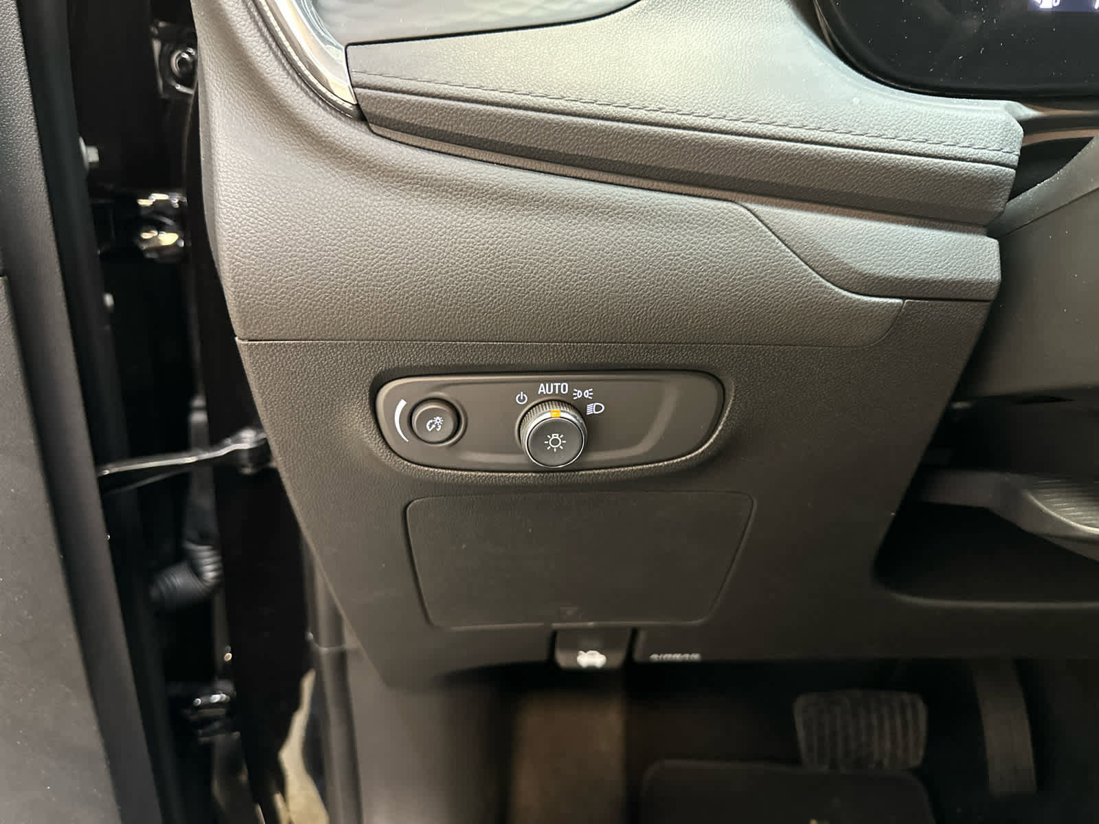 Used 2026 Buick Encore GX Avenir w/ Avenir Convenience Package image 24