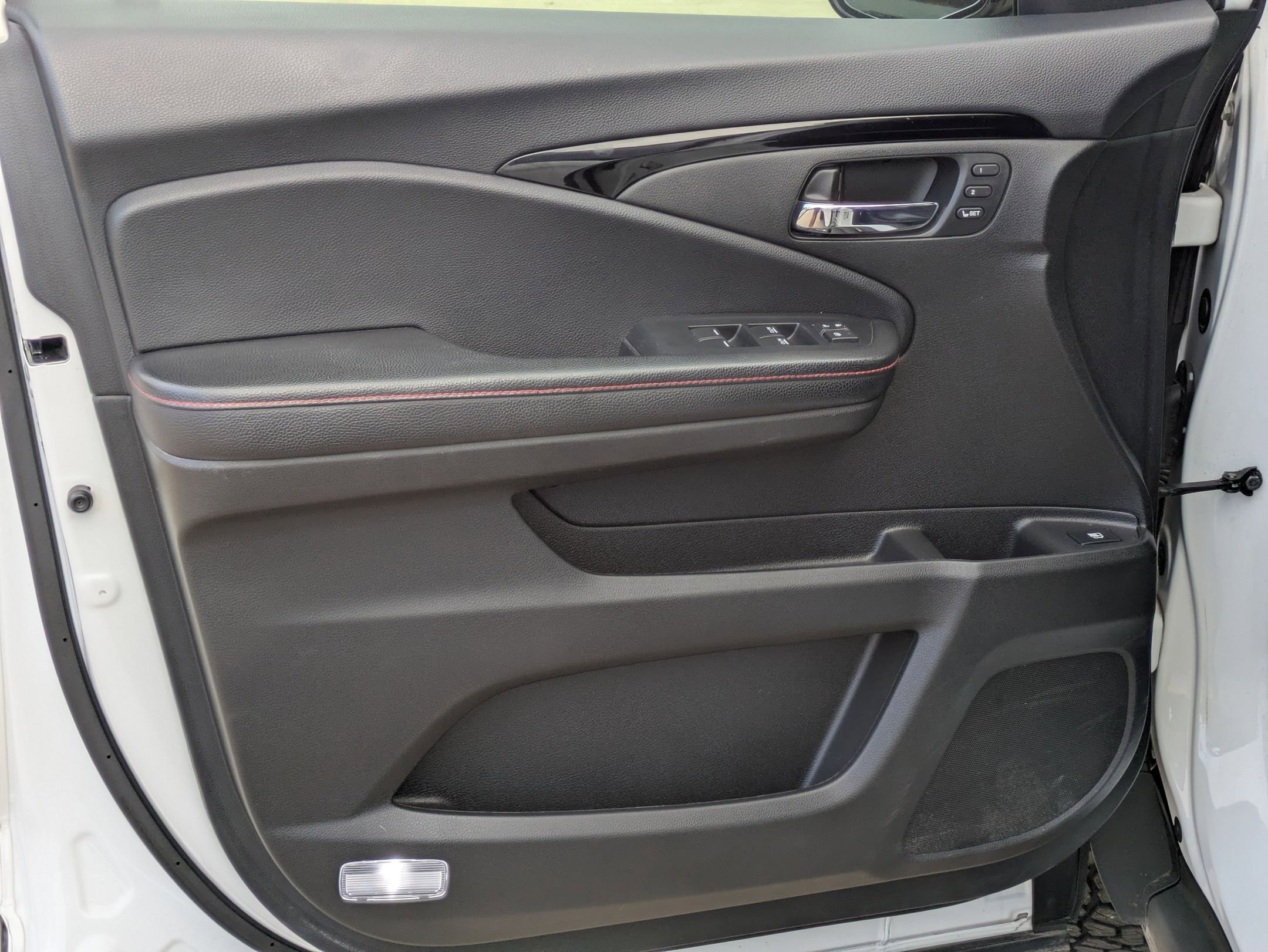 Used 2022 Honda Ridgeline Black Edition image 11